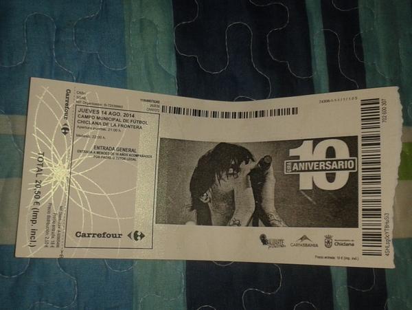MiguiBenalup's tweet photo. Esta entrada del concierto de ayer quedara para el recuerdo en mi habitación gracias @MelendiOficial http://t.co/eQPnkGirq8
