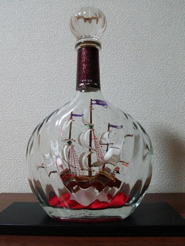 マグマヒロシ 実家に帰ったら じいちゃんが最近竹トンボ作るのにハマってるらしく沢山作ってたww 孫の手も沢山作ってたんで一本もらいました ウチのじいちゃん 定年後の趣味でボトルシップとか小さいガンゼキとか竹細工作ってます Http T Co