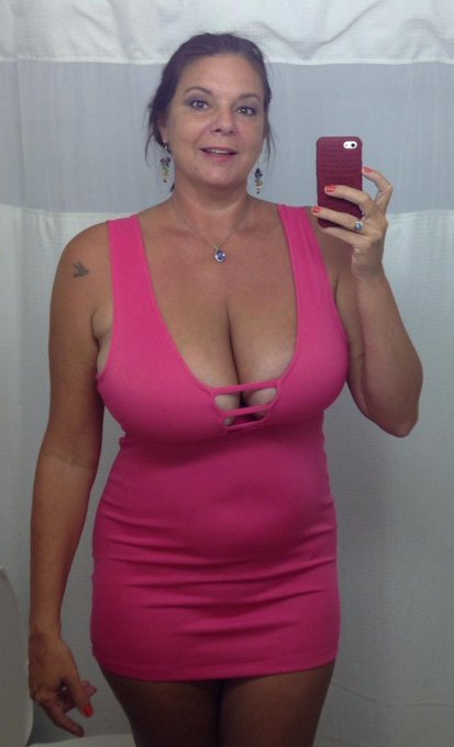 New bubblegum pink dress http://t.co/0FARnP6ONl<a href="/tag/throwbackthursday"class="tags"><span>#throwbackthursday</span></a>