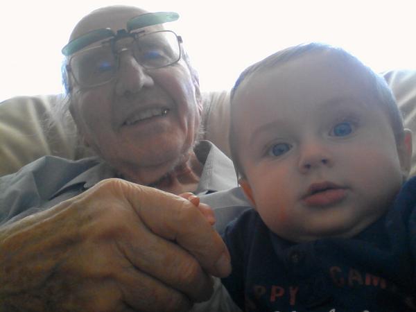 1zoelovri's tweet photo. Papa 84yrs and my son Matthew at 9mths working out a selfie brightens my day! #Hellolindt @StayAtHomeMum http://t.co/NbRofJNgu9