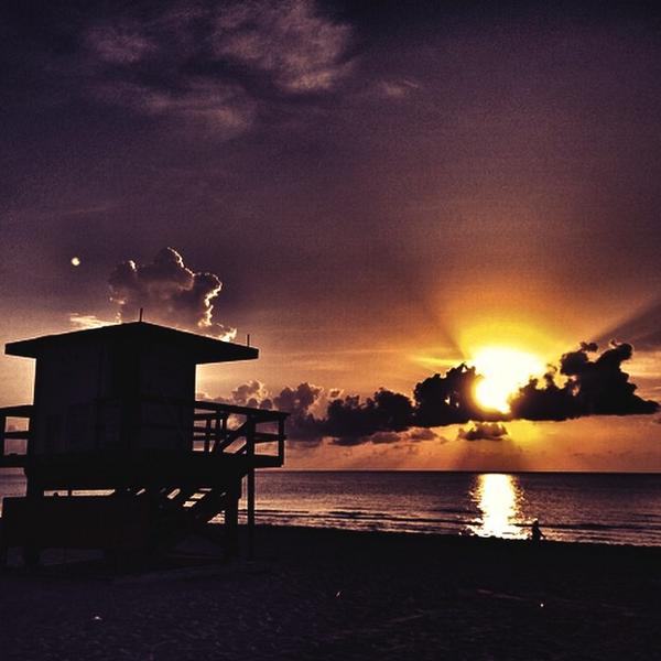 Happy Friday! ☀️A gorgeous rise &amp; shine shot from our 21st street beach this AM.