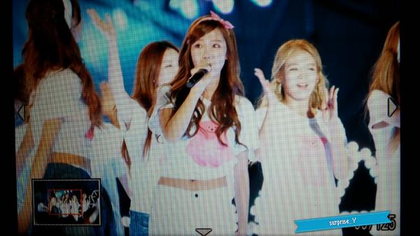 [PIC][15-08-2014]SNSD tham dự "SMTOWN LIVE WORLD TOUR IV in SEOUL" vào chiều nay - Page 4 BvFa-OxCYAA49Pi
