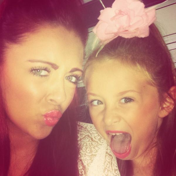 vanessajxx's tweet photo. We love a wee selfie haha ♥♥♥ http://t.co/wvXJp9Igfl