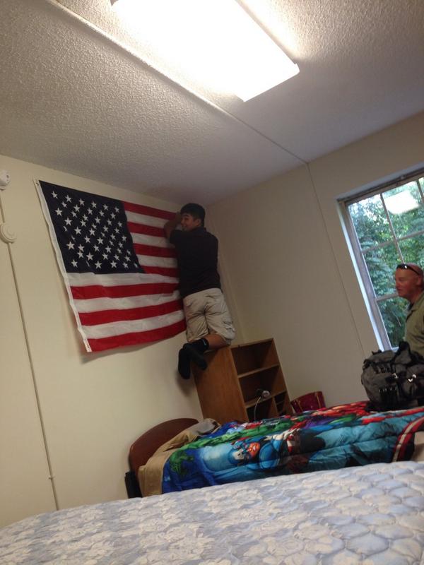 HawkOrientation's tweet photo. So happy to have the freshman start moving in! #RobertsHall http://t.co/dT9tVI92il