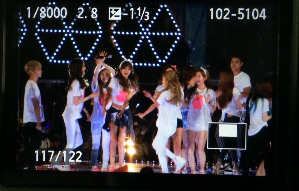 [PIC][15-08-2014]SNSD tham dự "SMTOWN LIVE WORLD TOUR IV in SEOUL" vào chiều nay - Page 6 BvFe5_ZCIAA3PHE