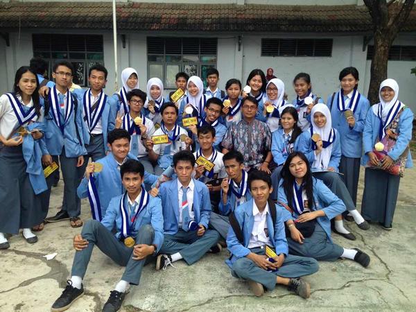 footieshoot's tweet photo. Well,i've miss @Panampu20 😔. Kangen masa2 heffan,bolos,izin keluar,&amp;masa2 buat film semuanya bareng😢.Take me back😢 http://t.co/QQ5CRJIvgR