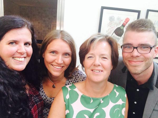 Vi grattar Carin Jämtin 50 år med tal, presenter och en wefie!