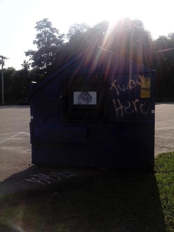 callmeestace's tweet photo. Only in Milford #twerkhere http://t.co/Q88x1mD016