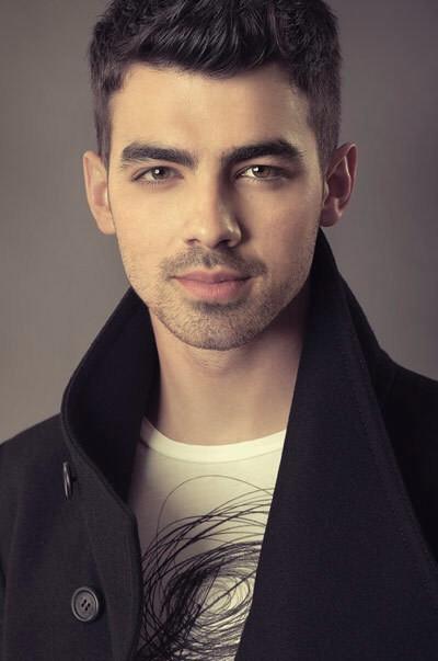 Happy birthday to one of the hottest people alive... And joe Jonas   