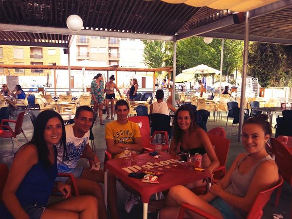 SaritaC9's tweet photo. Buenaa tarde!! @marilogimenez @CarvacaMarina @juancarlosgr89 @DaniNavarro93 http://t.co/UUECQAFF88