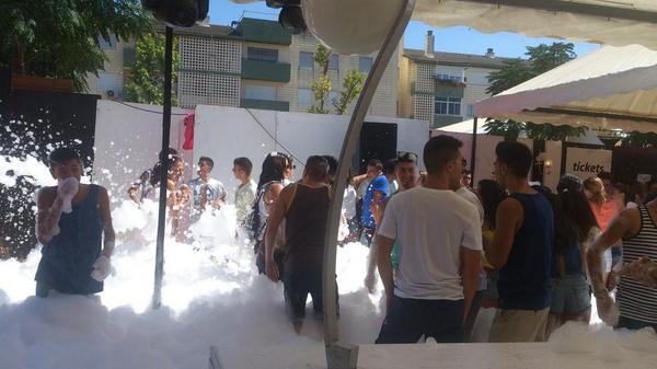 GsusLazarev's tweet image. Estas aburrido?? No pierdas el tiempo y vente a la mejor caseta de maracena!!! #NeibeCopas #DécimoAniversario #Deloco