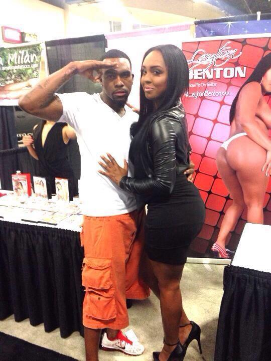 RomeMajorFP's tweet photo. Girls just can't keep their hands off Mr @RomeMajorxxx #TeamRomeMajorxxx #TheyCantGetEnough http://t.co/9sYqtVJBSb