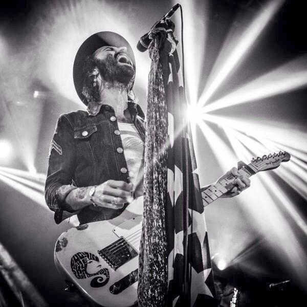 FrasesLei's tweet photo. 'Hay vicios que son magníficos' #Leiva http://t.co/mkAYcF1YpE