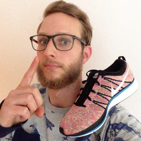 GotchaEdoMex's tweet image. Woop woop ☝️after a long fvcking journey, finally i got this beautiful pair of shoes 🙏🌈 🙅#nike #flyknit #multicol...