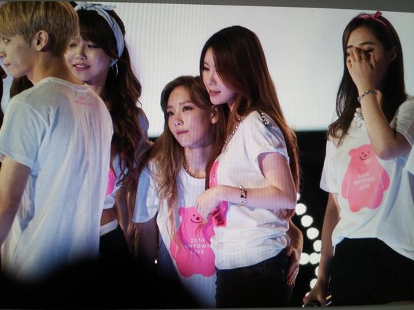 [PIC][15-08-2014]SNSD tham dự "SMTOWN LIVE WORLD TOUR IV in SEOUL" vào chiều nay - Page 6 BvGOlyBCcAMCIhr