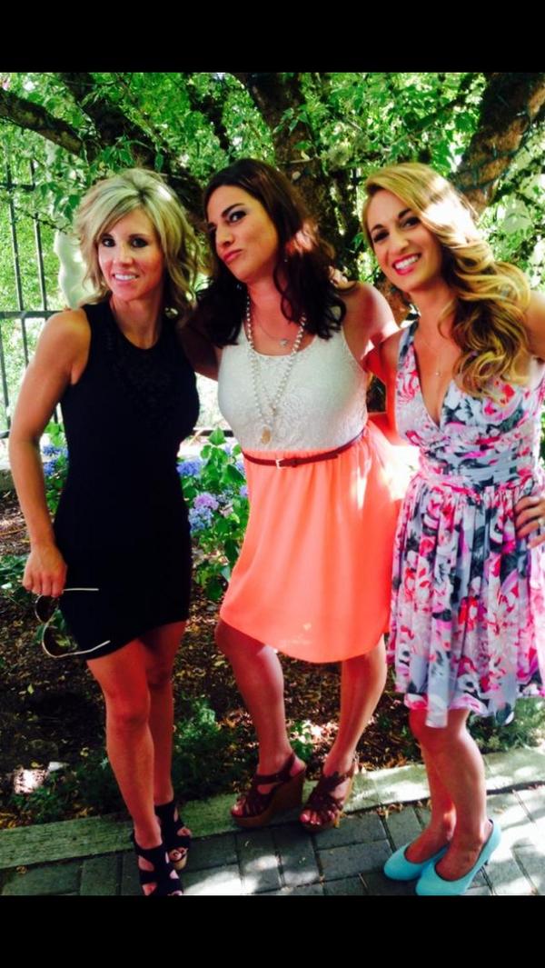 Rebirth_tK's tweet image. At My Uncles Wedding