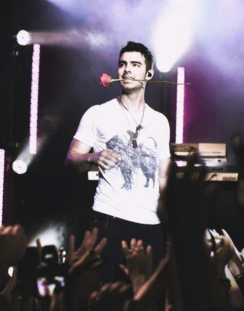 Happy 25 birthday Joe Jonas!!: 25.love you   so much 
