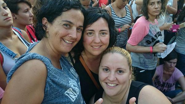 Mariapolloo's tweet photo. Vamos @_MaluOficial_  @__RubenGarcia_ k ya estamos esperando k empiece el espectaculo! @rosa_martinso @sonrisilla_30 http://t.co/A8mFCYdeRM