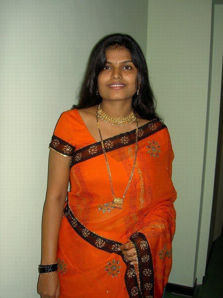 Xossip On Twitter Arpita Bhabhi Hot Indian Housewife Saree 