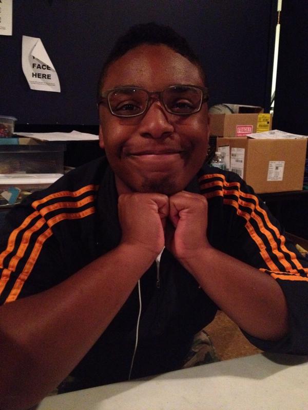 Mousha_Babygurl's tweet photo. @pr0zoneTony  I Will Miss U Lml 😭😂✌️ http://t.co/AatPMSYczt