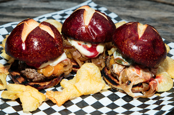 TravelLeisure's tweet photo. Nashville is on fire right now. @TheLeeBros share where to eat, dance, and sleep here: http://t.co/KAk5t6TGAA http://t.co/8kLjfw6oLm