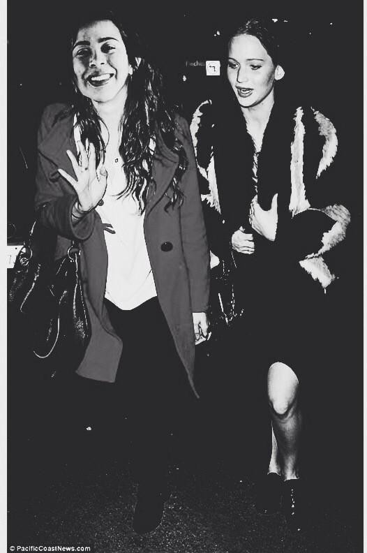 reinaderelajo's tweet photo. Happy birthday to my birthday twin and queen, Jennifer Lawrence! Love you to bits! Xx #LeosRuleTheWorld http://t.co/J6h1AnjAkf