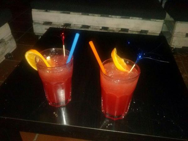 marimer131's tweet image. "@amaldopa: Así de bien nos cuidan a @marimer131 y a mi en @Tiuala1 !!! http://t.co/KJ9hrPdqds"