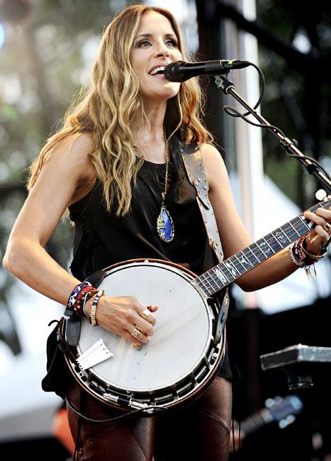 Happy Birthday to the beautiful Emily Robison hope you have a great day! you go girl on that banjo!. 