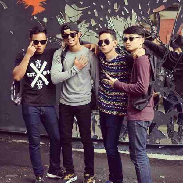 __hazzim's tweet image. Brado kato ko. #Sas7