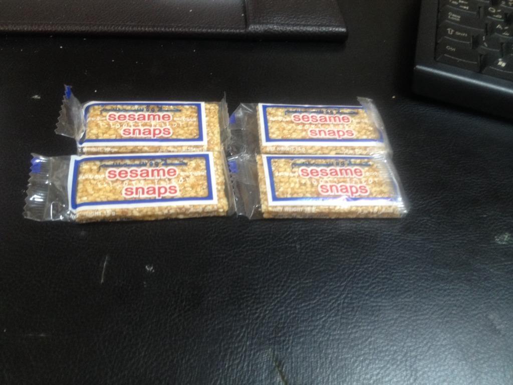 خالد البتلي V تويتر المنتج البولندي الوحيد الذي لا منافس له مع بسكويت السمسم يسهل عليك العمل أثناء إجازة الناس Http T Co Uuhq9ks1m3