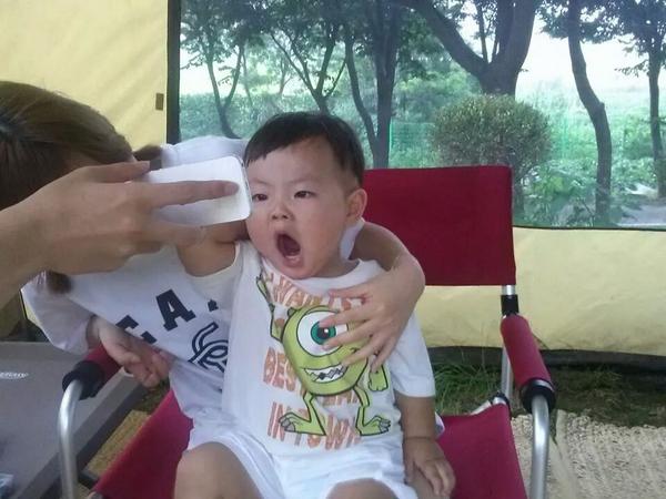LeeSeYongb's tweet photo. 재원이보다 입 큰 사람?! 케케 http://t.co/hrISOMQQXg