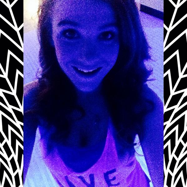mattie_brooks58's tweet photo. #glowSession ❤️💛💚😚💨 http://t.co/5oi82N7lIV
