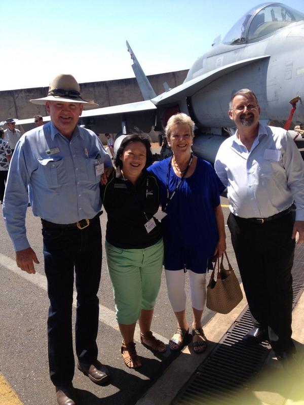 kfonglim's tweet photo. With @FayMiller1 @abbott_ian Allan McKay mini @LGANTMedia meeting in a hangar http://t.co/SszmJ3wTtr