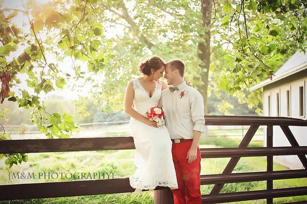 AbbeySaurus's tweet photo. I want to relive our wedding day! #bestnightofmylife #glorydays #uhlenhoppwedding http://t.co/pfM5vyNPST