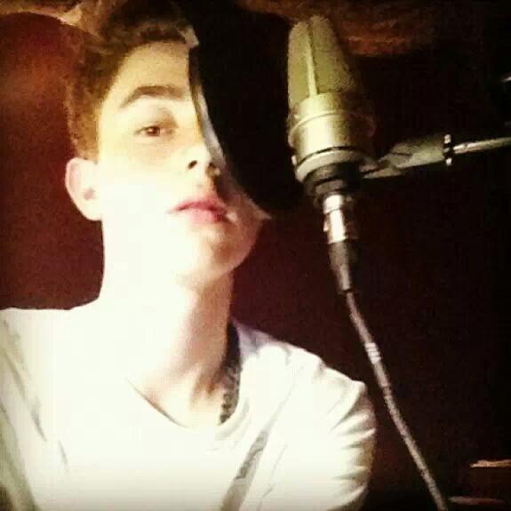 Happy birthday TO Greyson chance!!!!!^V^ 