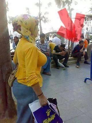 Benar-benar Jilboobs... Besar Ke Depan
