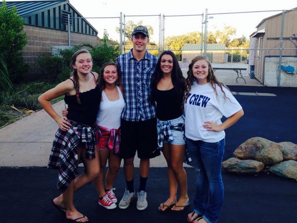 kinsssey's tweet photo. β@jordyntrulli: #HowdyDance w/ the best πβοΈπ http://t.co/QO4dra49OIβ yesπ