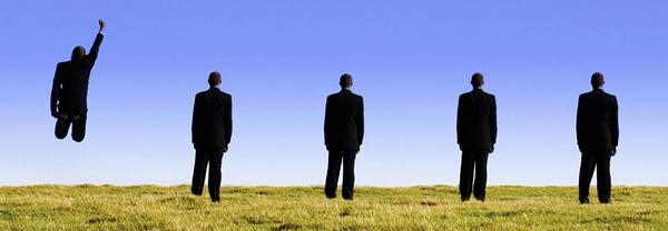 VChrisDesign's tweet image. #GraphicDesign Tip: Use Contrast to help your Designs Stand Out - A Darker Foreground means Light-colored Background.