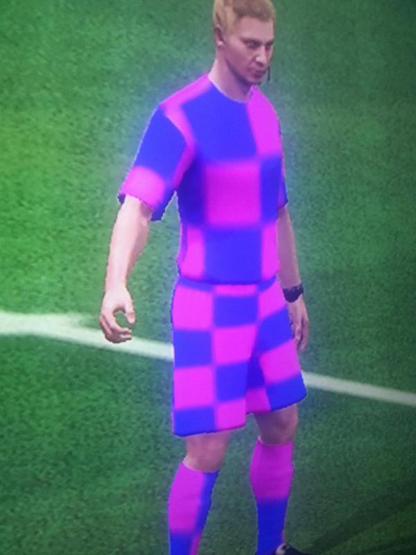 __ThoomZzz's tweet photo. @EASPORTSFIFA Ehhhm... http://t.co/9r5JlvBo7R
