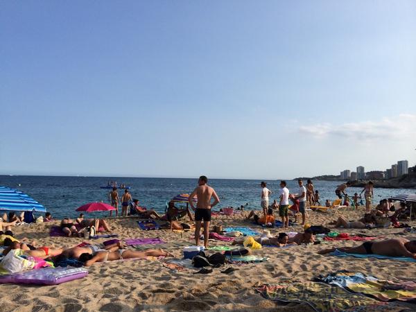 XportDance's tweet photo. En la playa puedes hacer ejercicio, nadar es divertido y ayuda a mantenerte en forma #playa #training2014 #holiday http://t.co/czXfayEDF1
