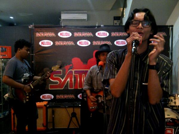 Now!!! #SATURJAM Vol. 4 with @hordy_jones "Johnny Be Good" (HJ) #ContemporaryBlues #Rock #LivePost