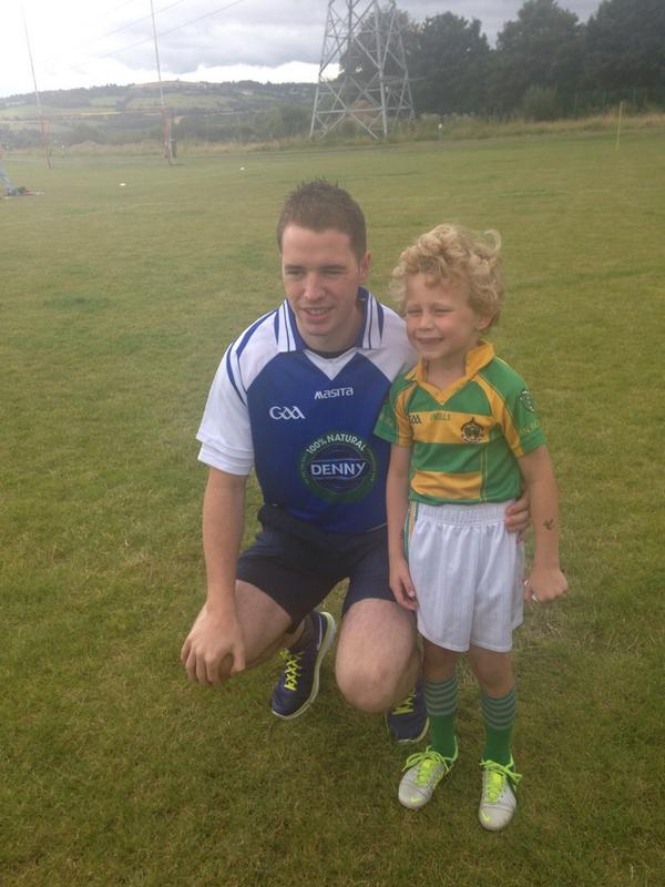 Eoin Ahearne meeting Corks own <a href="/crossbar13/">Colm O Neill</a> at Mallow GAA club #DennyDeliStyletour