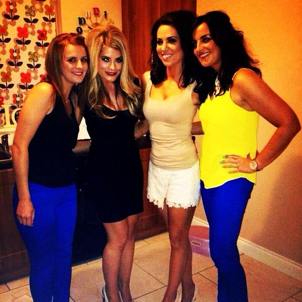 denzalkav's tweet photo. #bestfriends@# @NinaByron @bridcomerford http://t.co/ycxc48jOaj