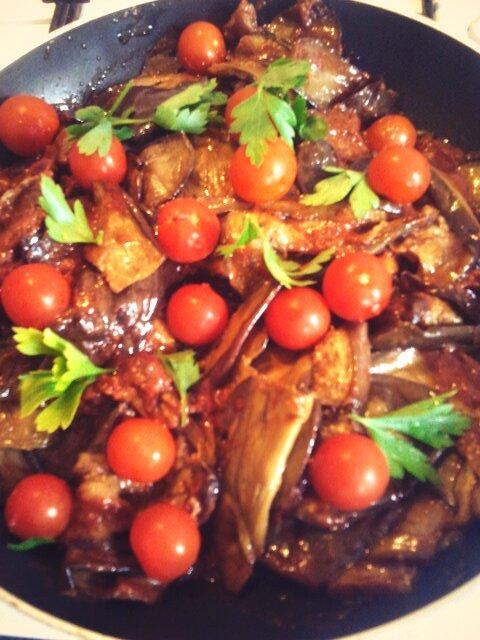 thepersianuk's tweet photo. Veggie and gluton free tomorow at Upmarket. 
Aubergines in rich tomato sauce with yogurt cucumber. Delightful! http://t.co/Bp8z9NOjFR