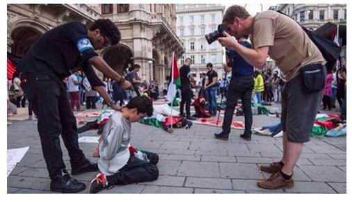 BeckyJohnson222's tweet photo. Staged Photo #Palestine #Gaza #smear #deception #IsraelHate #JewHate http://t.co/9W1U3tU2g6
