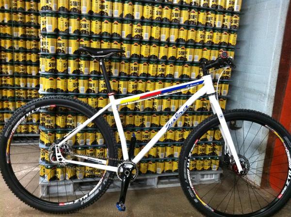 Topher_Chase's tweet image. Match made in the northern woods of the yoop an MN @salsacycles @BlackrocksBrew