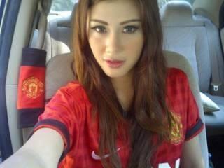 SusanManja2's tweet photo. Alright here we go, the start of the BPL 2014/15...C'mon Manchester United! http://t.co/OzaTnJKEVw