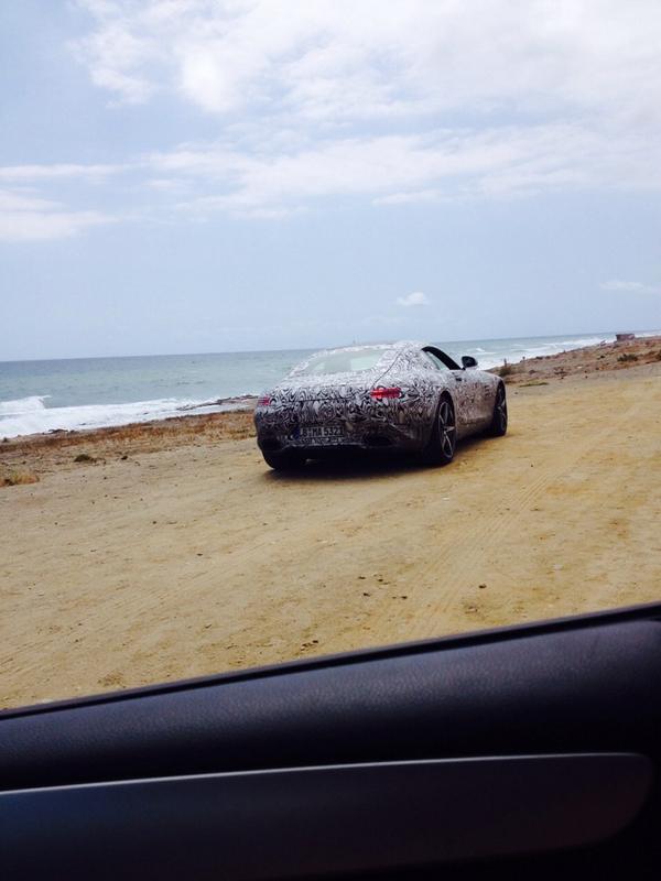 Zenitcam's tweet photo. @motorpasion @AutoBildspain @revistaCAR mirad lo q hemos avistado en #mojacar.El nuevo #MercedesBenz #AMG de preserie http://t.co/eBvHQcJAh3