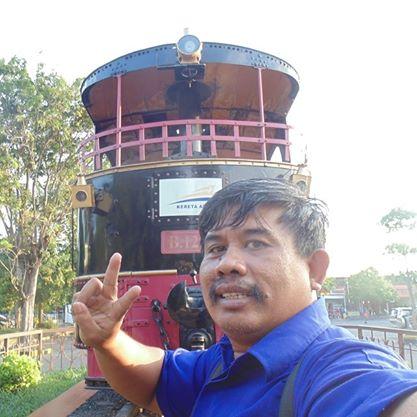 tiba di Surabaya hatiku gembira... langsung selfie dihalaman stasiun <a href="/KAI121/">Kereta Api Indonesia</a> #pasarturi #UntukKeretaku