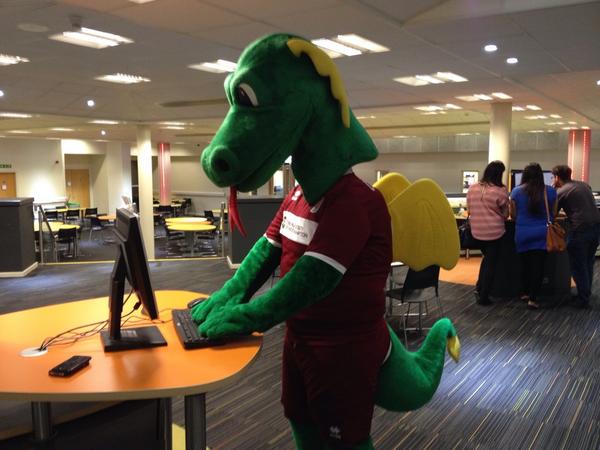 UniNorthants's tweet photo. Finally Clarence has found the library and is getting some studying in! @ntfc #UNClearing http://t.co/ZFM5Z5fzVK